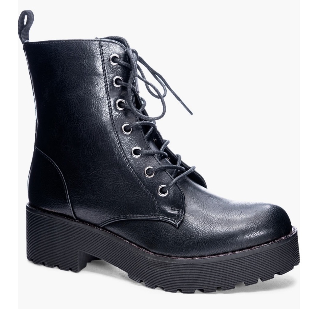 Dirty Laundry Mazzy Lace Up Boot sz 11